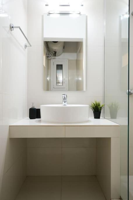 אתונה Syntagma Square, 70Sqm Pentelis Sunny Apartment מראה חיצוני תמונה