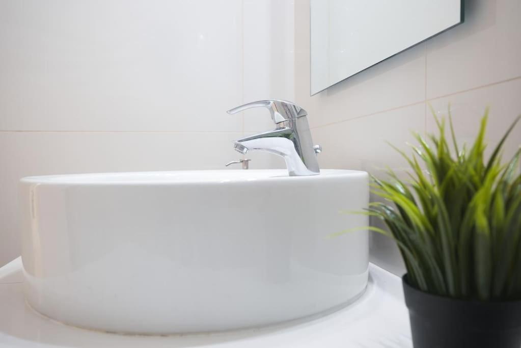 אתונה Syntagma Square, 70Sqm Pentelis Sunny Apartment מראה חיצוני תמונה