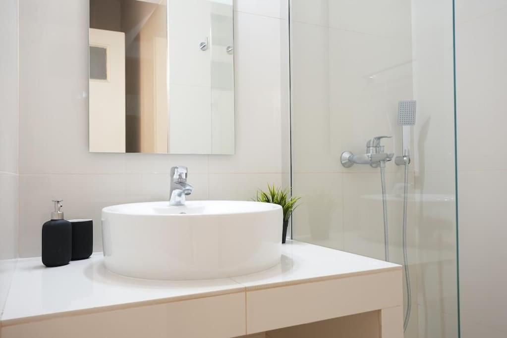 אתונה Syntagma Square, 70Sqm Pentelis Sunny Apartment מראה חיצוני תמונה