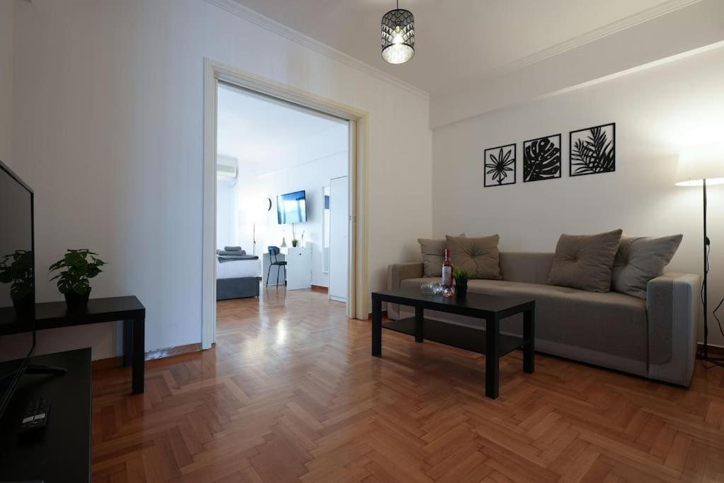אתונה Syntagma Square, 70Sqm Pentelis Sunny Apartment מראה חיצוני תמונה